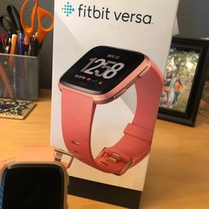 Fitbit Versa (Peach Rose Gold Aluminum)